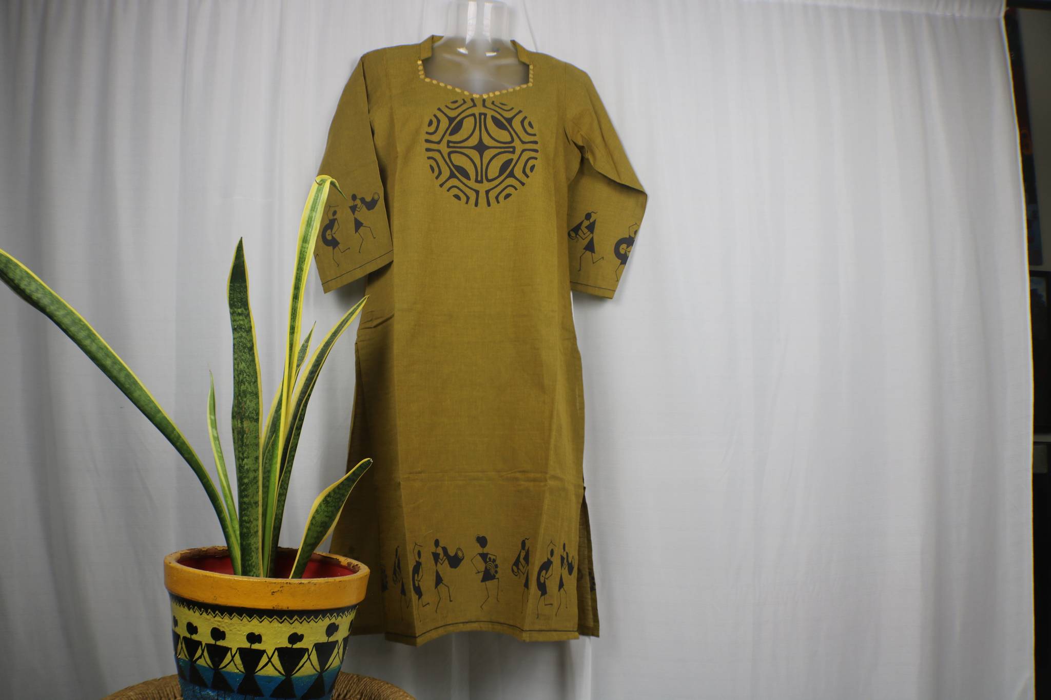 TLFABK-0001b/Cotton Worli Frame -Long kurti