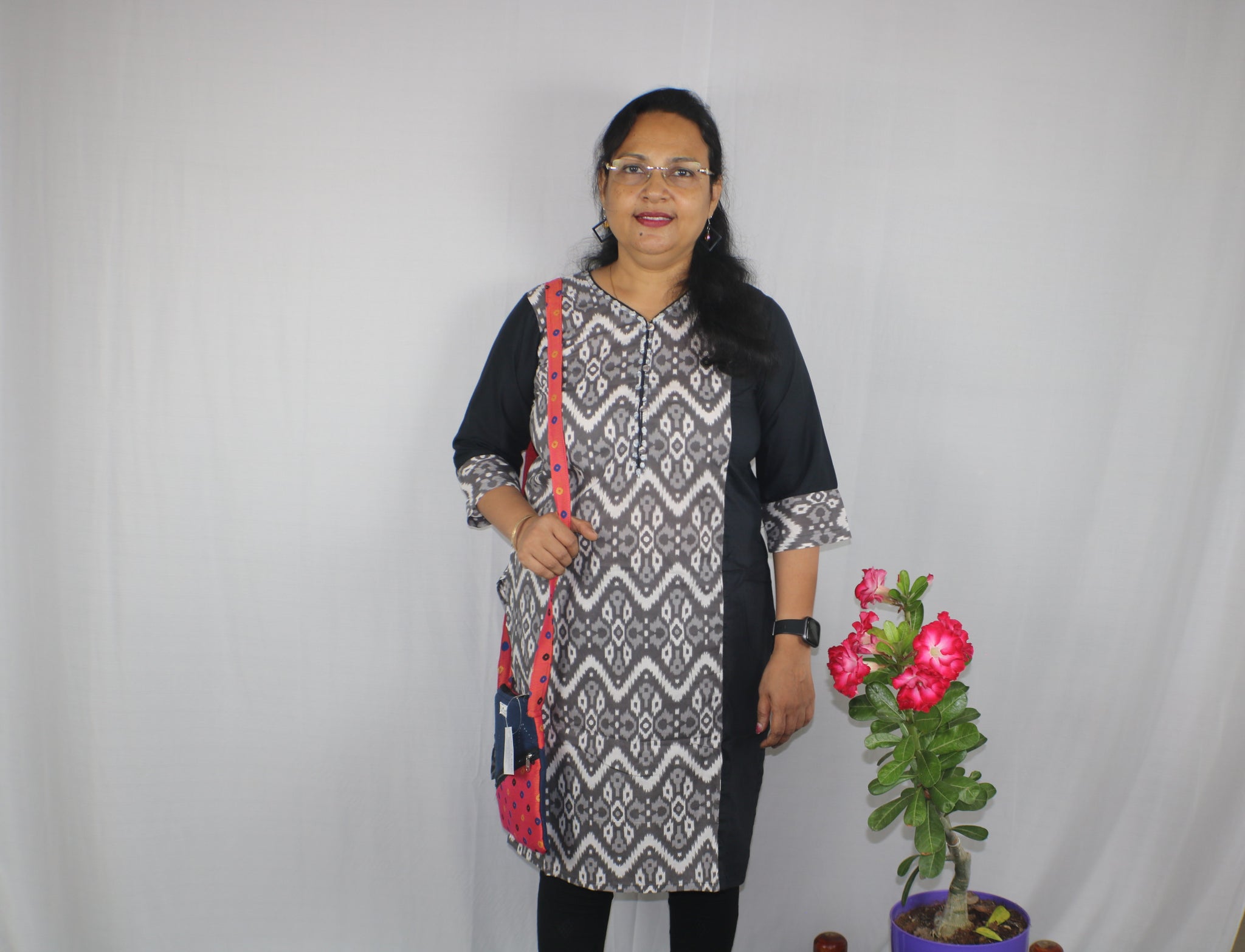 TLFABk-0005c/Ikkat Print-Black Long Kurtis