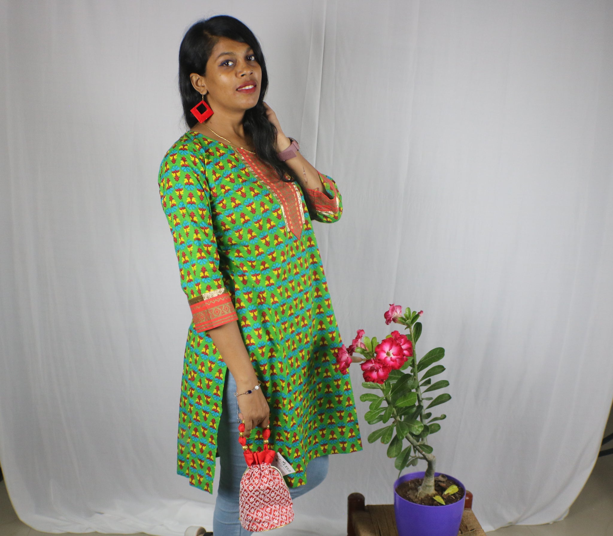 TLFABk-0009c/Block Print /V neck/Long Kurtis