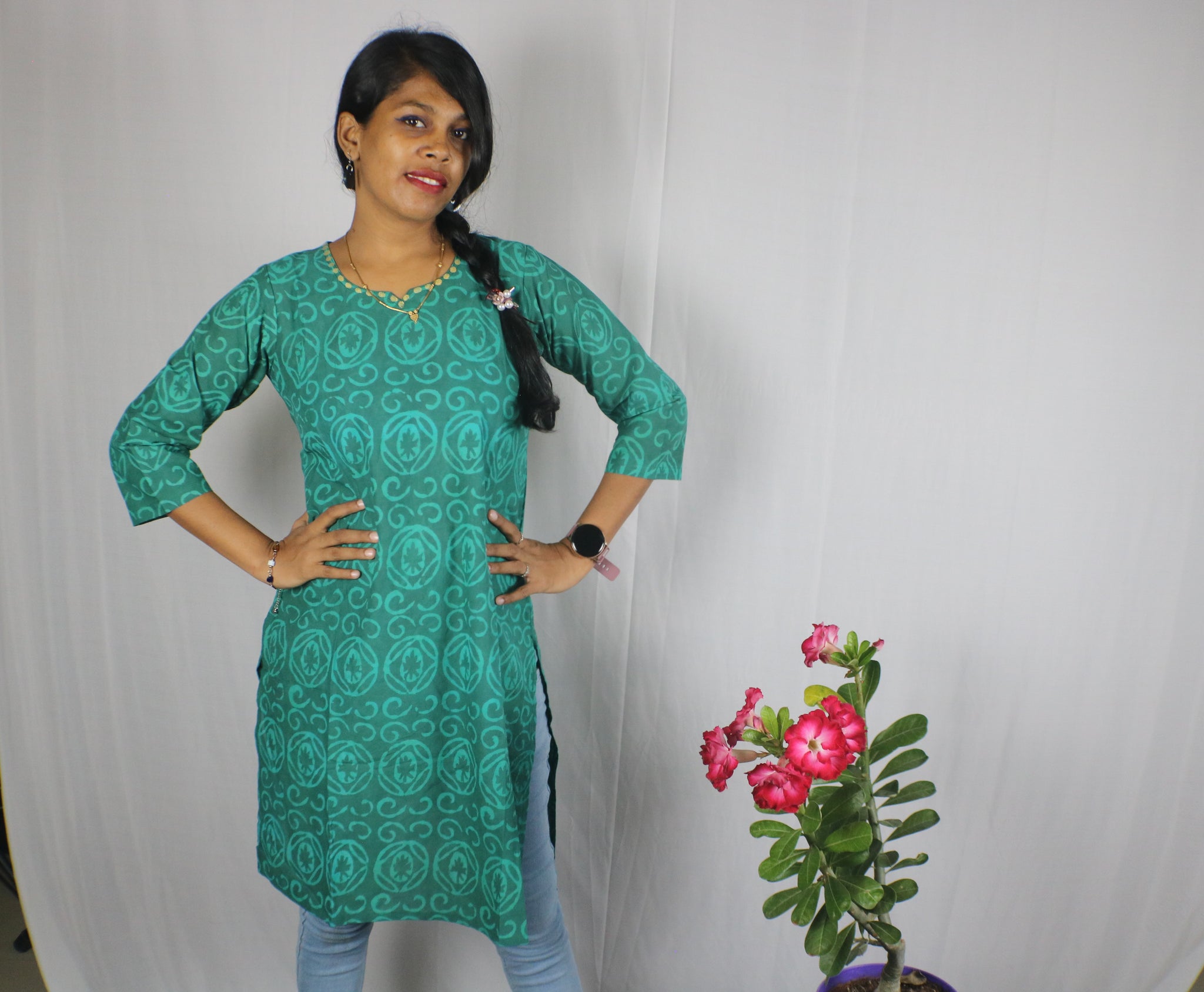 TLFABk-00012/Green Batik/V neck/Long Kurtis